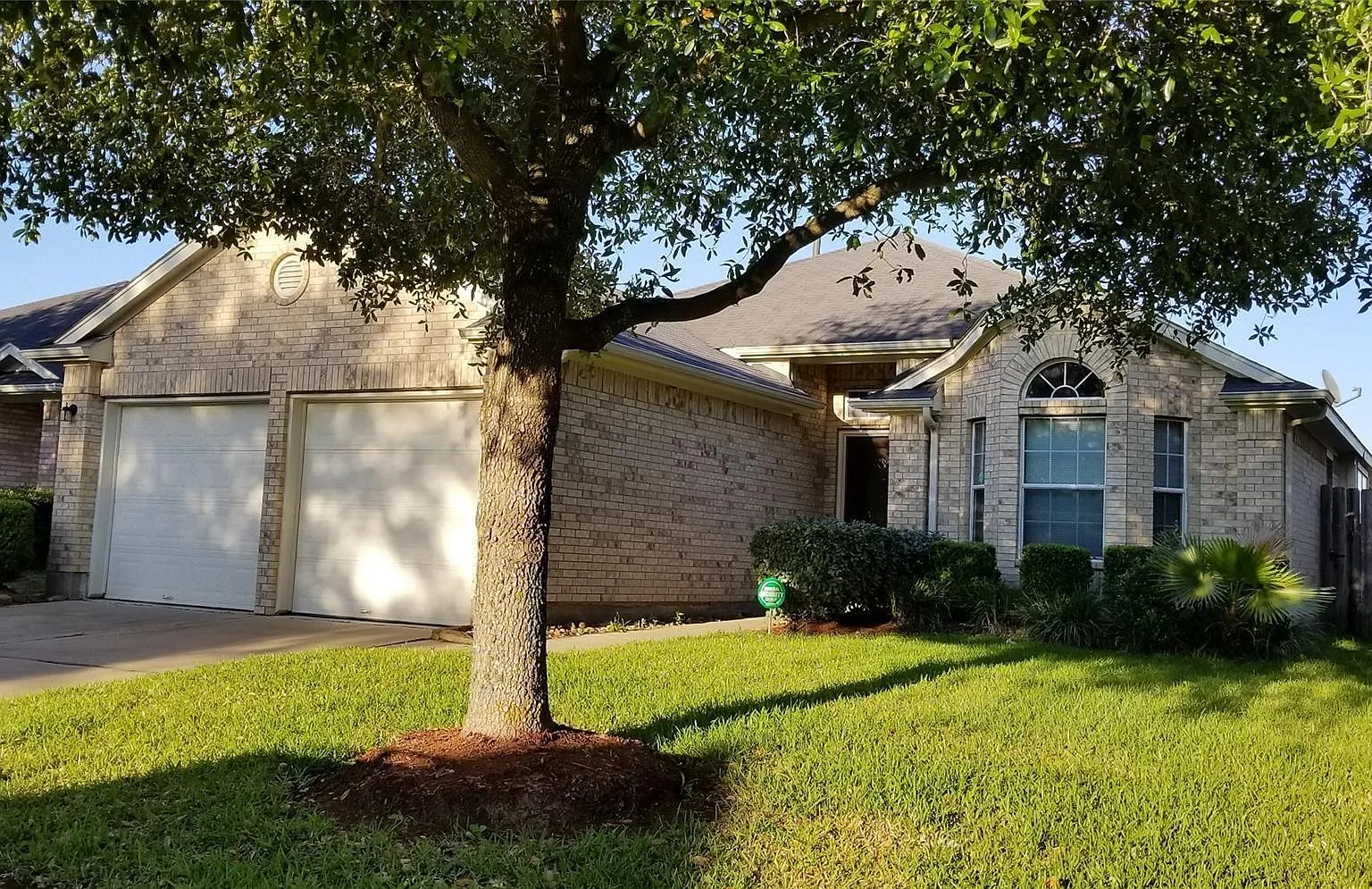 3 bed, 2.0 bath, 1684 sqft, $2,195 — Photo 1