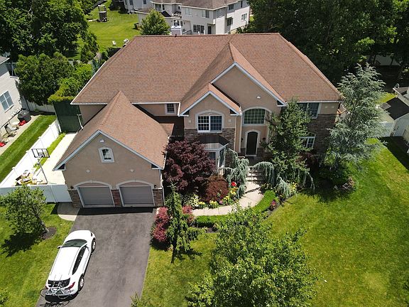 4th image of 3 Belvedere Ln