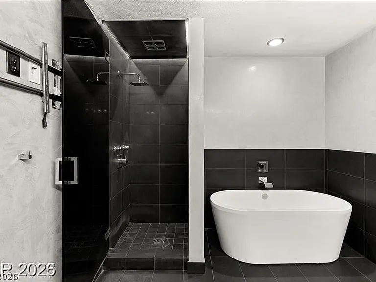 4525 Dean Martin Dr #511 — Photo 21