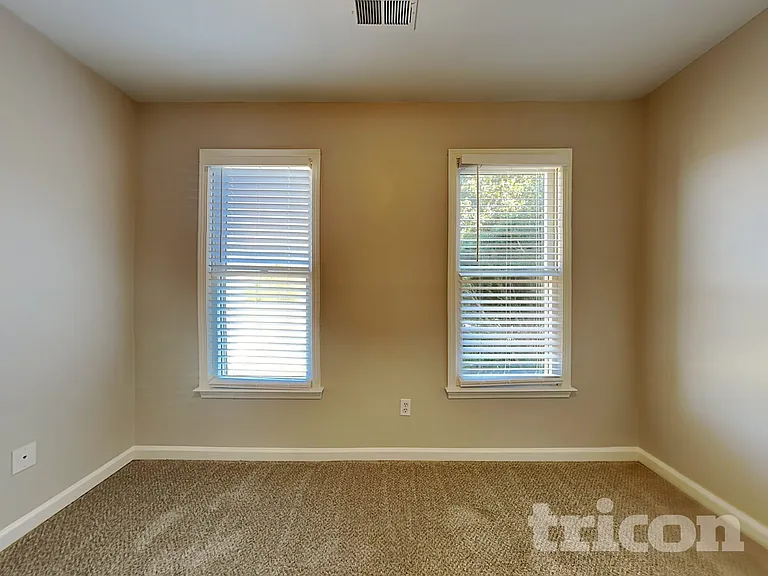 1101 Cameron Rd — Photo 12