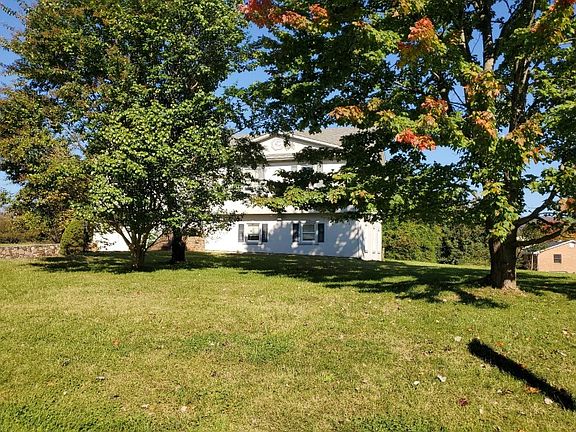 2nd image of 32 Autumn Ln