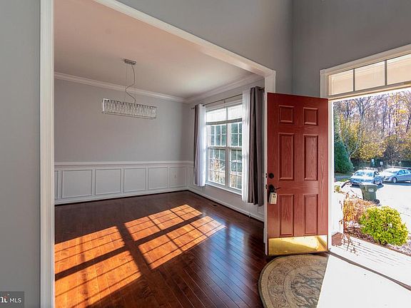 3rd image of 8400 Whitehaven Ct