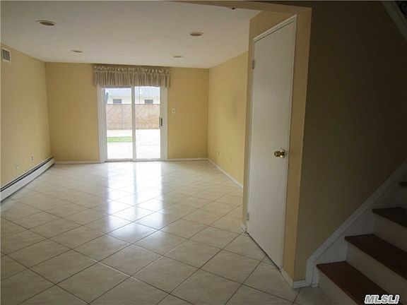 2nd image of 30 Penn St