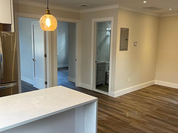 5th image of 269 Locust Ave #B