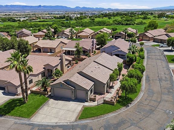 3rd image of 1427 Palm Dr