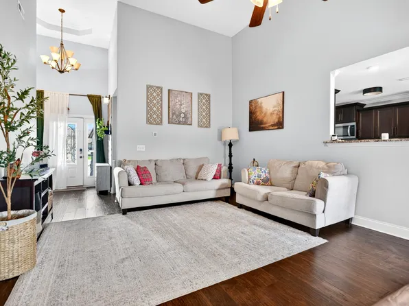 1031 Christian James Ct, Clarksville, TN 37043