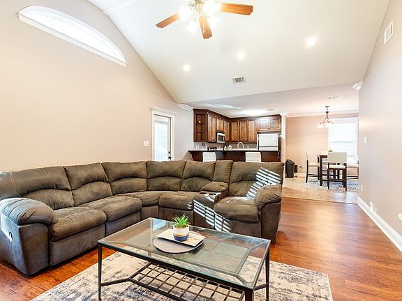 4th image of 4800 Stonewall Cir