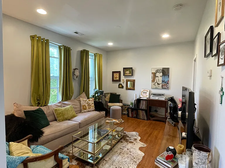 3227 S Aberdeen St #3R — Photo 2
