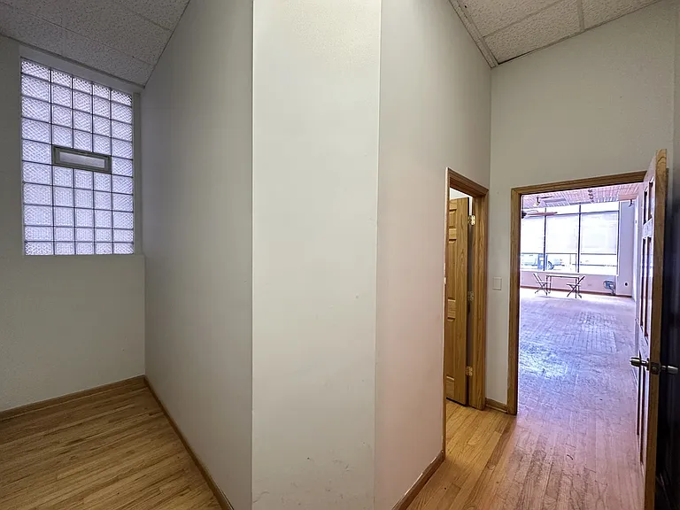 2138 W Chicago Ave #EROTS — Photo 15