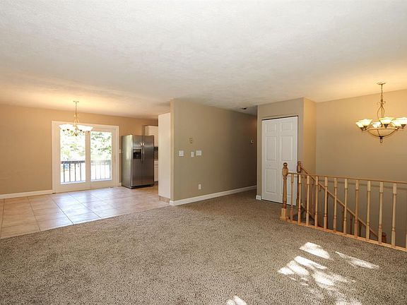 3rd image of 1452 Windsong Ct