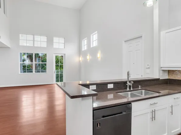 427 SW 13th Ter, Fort Lauderdale, FL 33312