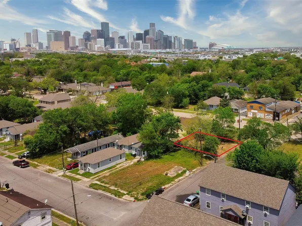 2604 Canfield St, Houston, TX 77004