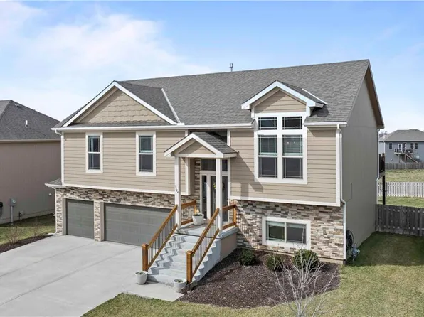 1324 N 160th Ter, Basehor, KS 66007