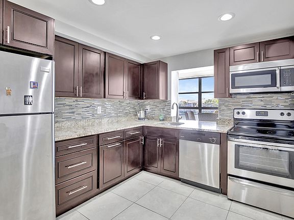 3rd image of 200 Leslie Drive #314
