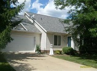 10877 Pepper Ct #B, Concord Township, OH 44077