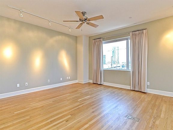 3rd image of 901 W 9th St APT 508