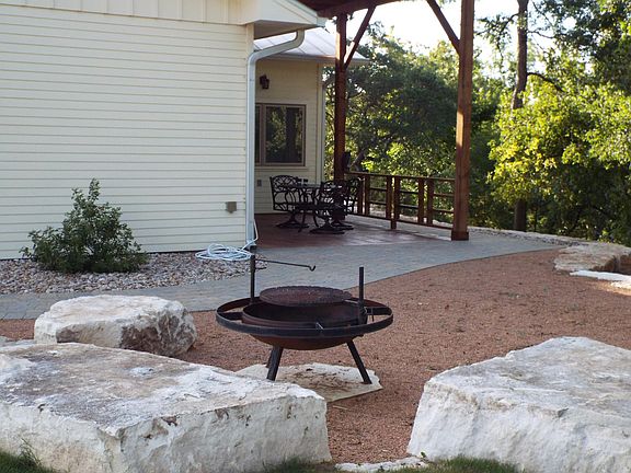 3rd image of 101 Erbe Ln