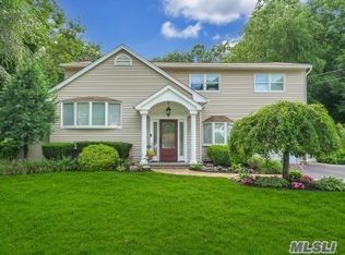 108 Atlantic Pl, Hauppauge, NY 11788