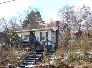218 Walnut St, Savanna, IL 61074