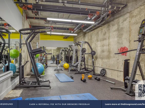 187 Kent Avenue image 20 of 37