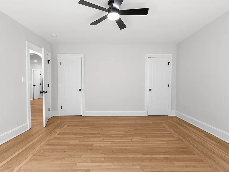 1070 Whitney Ave #1 — Photo 21