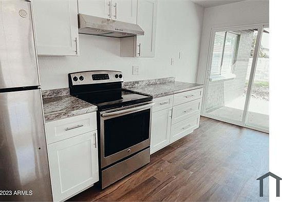 3rd image of 2342 W Sunnyside Ave
