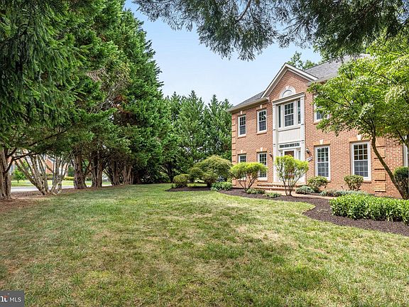 5th image of 7820 Preakness Ln