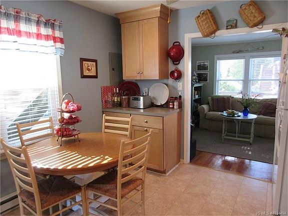 Eat in Kitchen