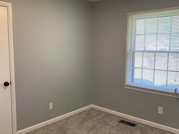 2nd image of 304 Sharon St