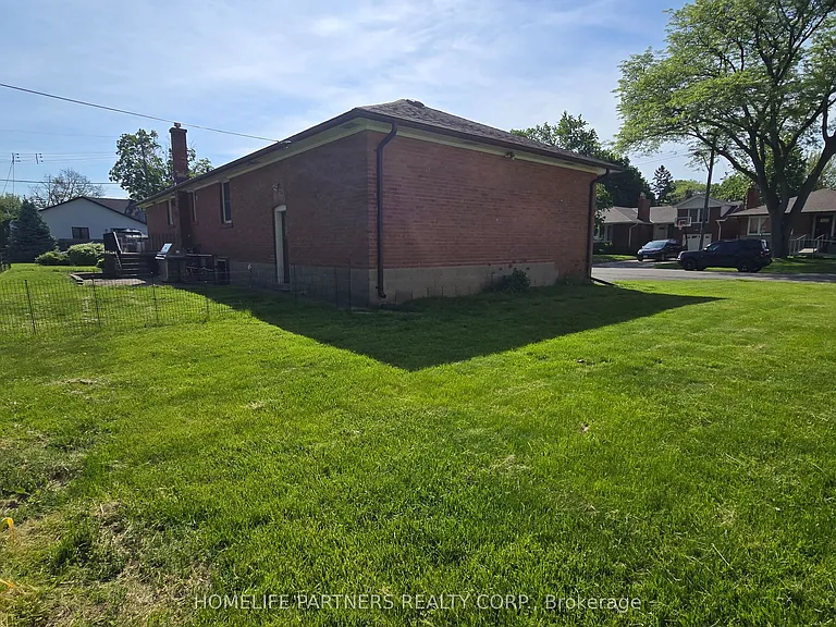 26 Leland Ave — Photo 5