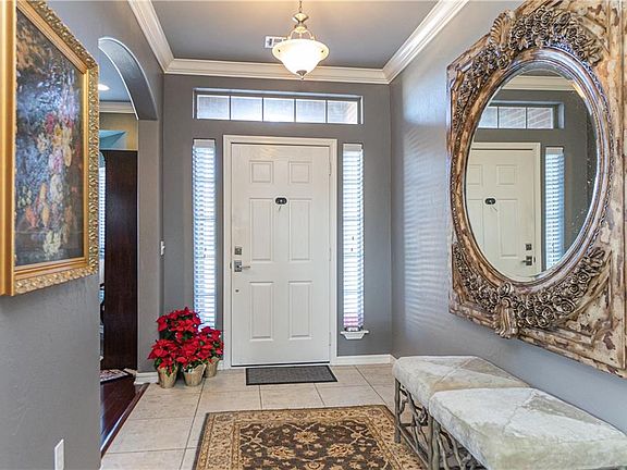 3rd image of 12317 Laurie Ln