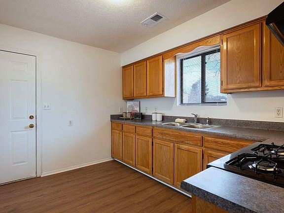 5th image of 3029 Hudson Cir NW