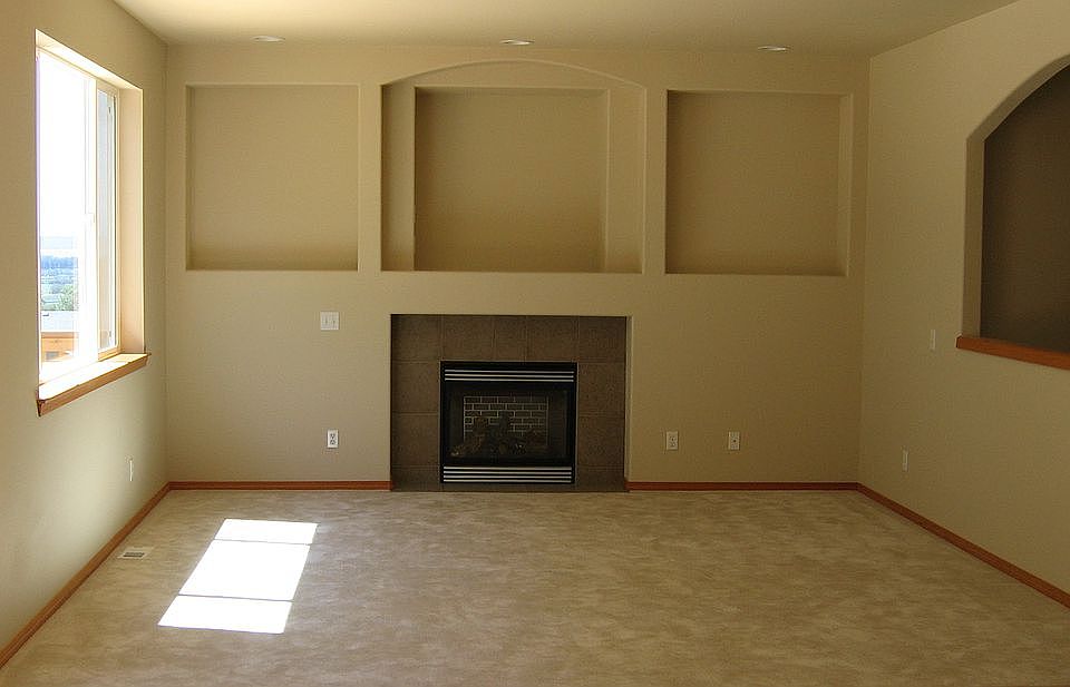 2nd image of 6912 38th Pl NE