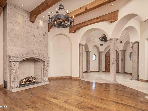 5th image of 6013 E Donna Cir