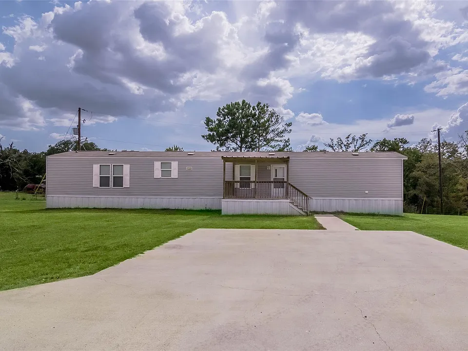 37 Riverside Ln #B