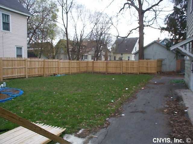 2nd image of 122 Hobart Ave