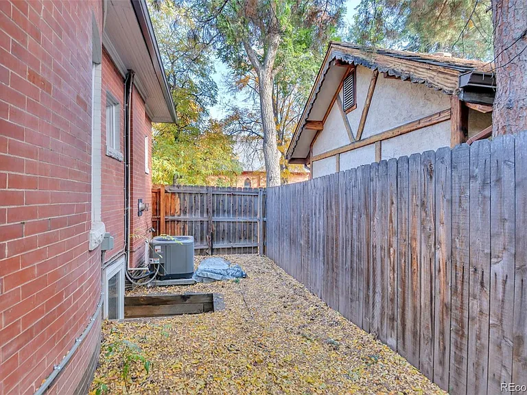 517 Josephine St — Photo 38