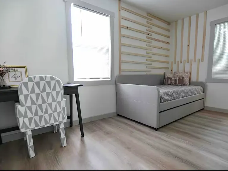 451 Hughes Dr — Photo 6