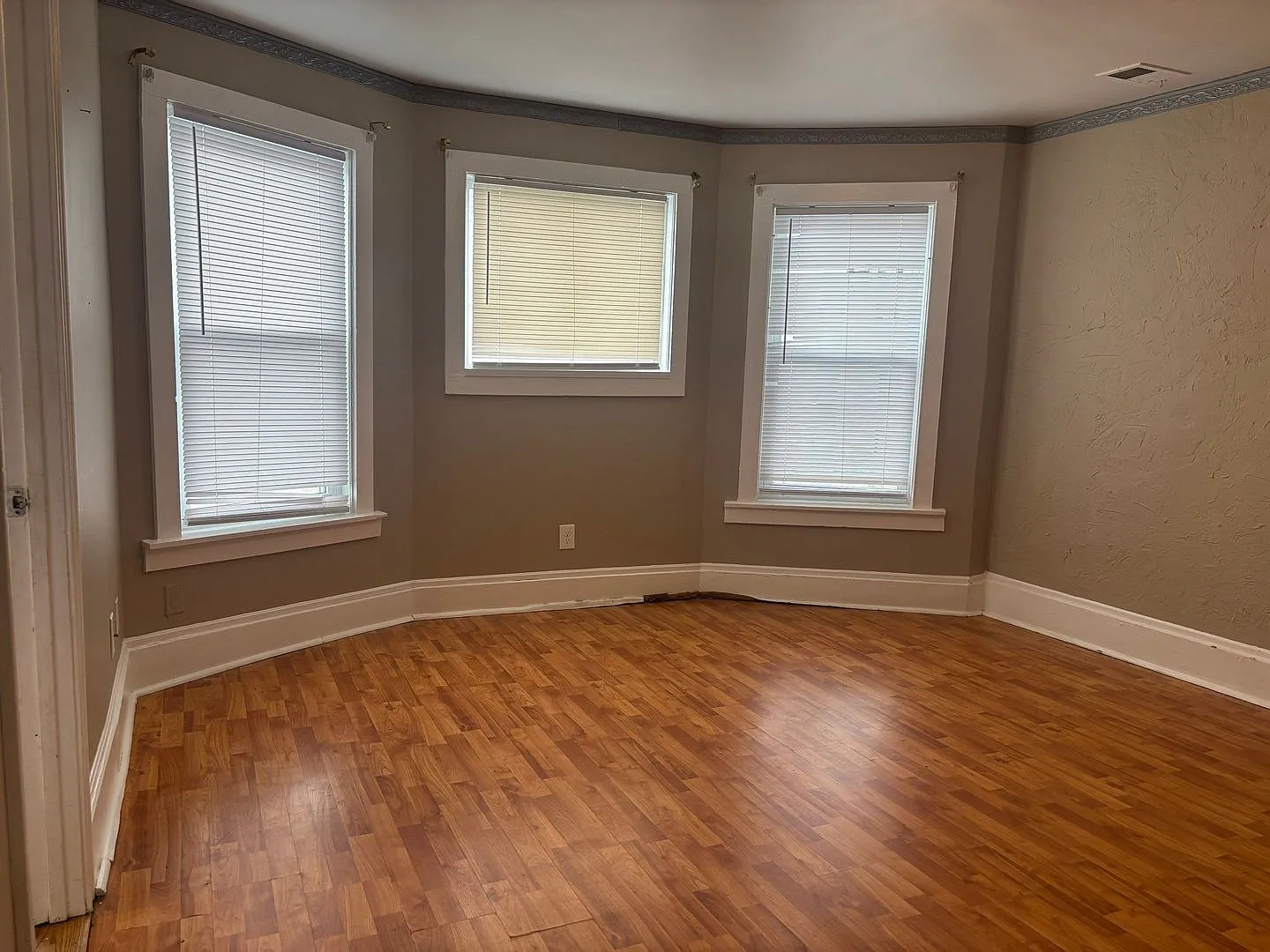 31 S Stowell St. — Photo 3