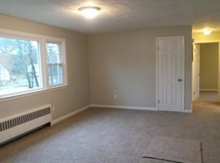 157 Central St APT 4, Foxboro, MA 02035