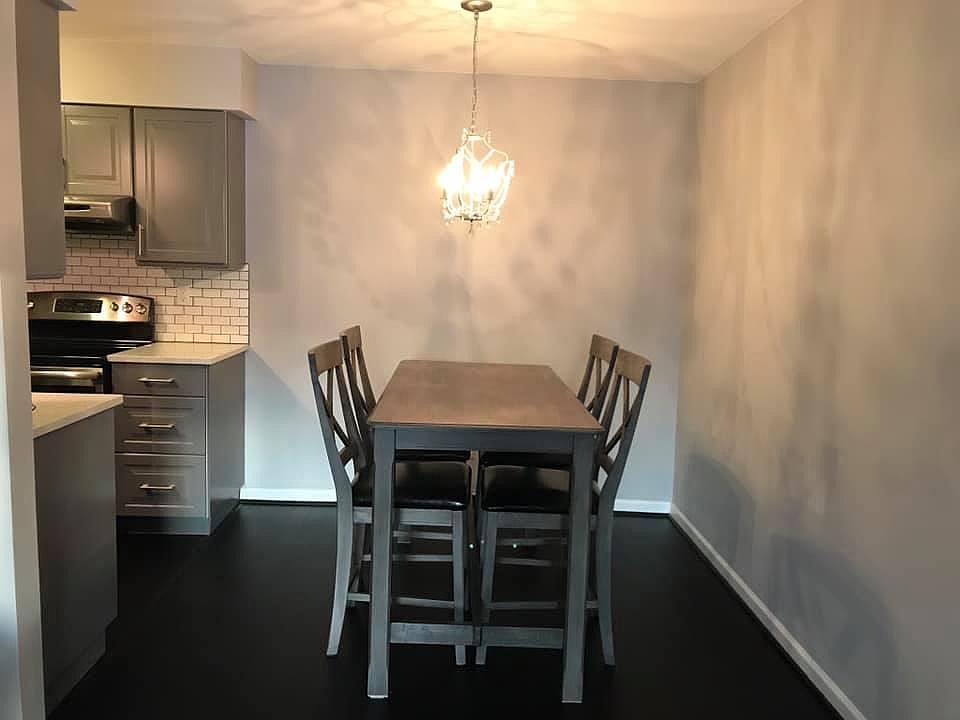 1st image of 675 Randolph St APT 207