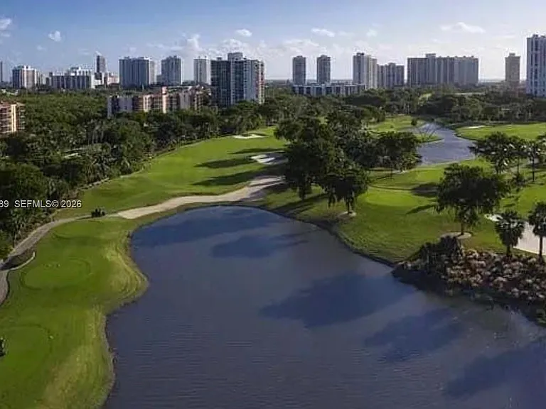 20500 W Country Club Dr #109 — Photo 2