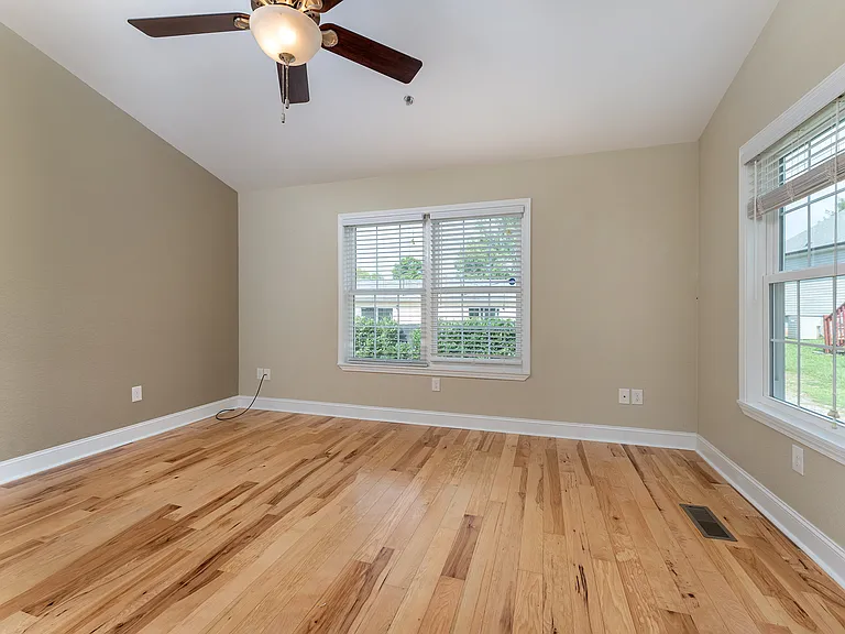 32 Oakcrest Dr — Photo 7