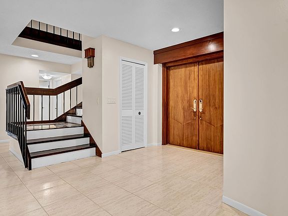 4th image of 2924 Torrey Pines Ct