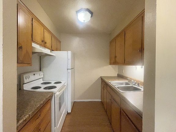 3rd image of 124 Columbia Ln #9