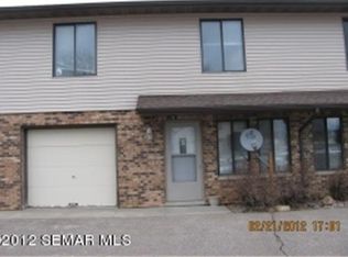 405 Friendly Cir, Eyota, MN 55934