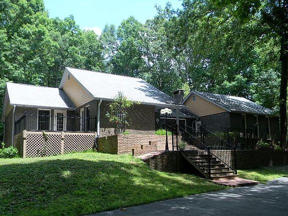 4th image of 2974 Glad Dale Dr SE