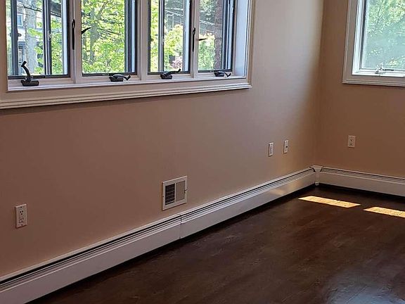 5th image of 6 Bayview Ave #2