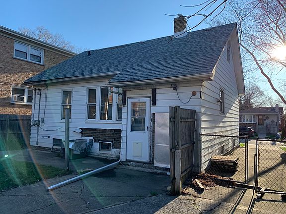 2nd image of 4004 Wagner Ave