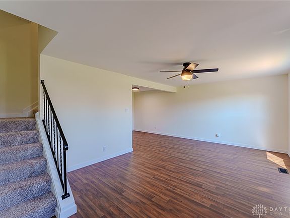3rd image of 2517 Jamestown Ct